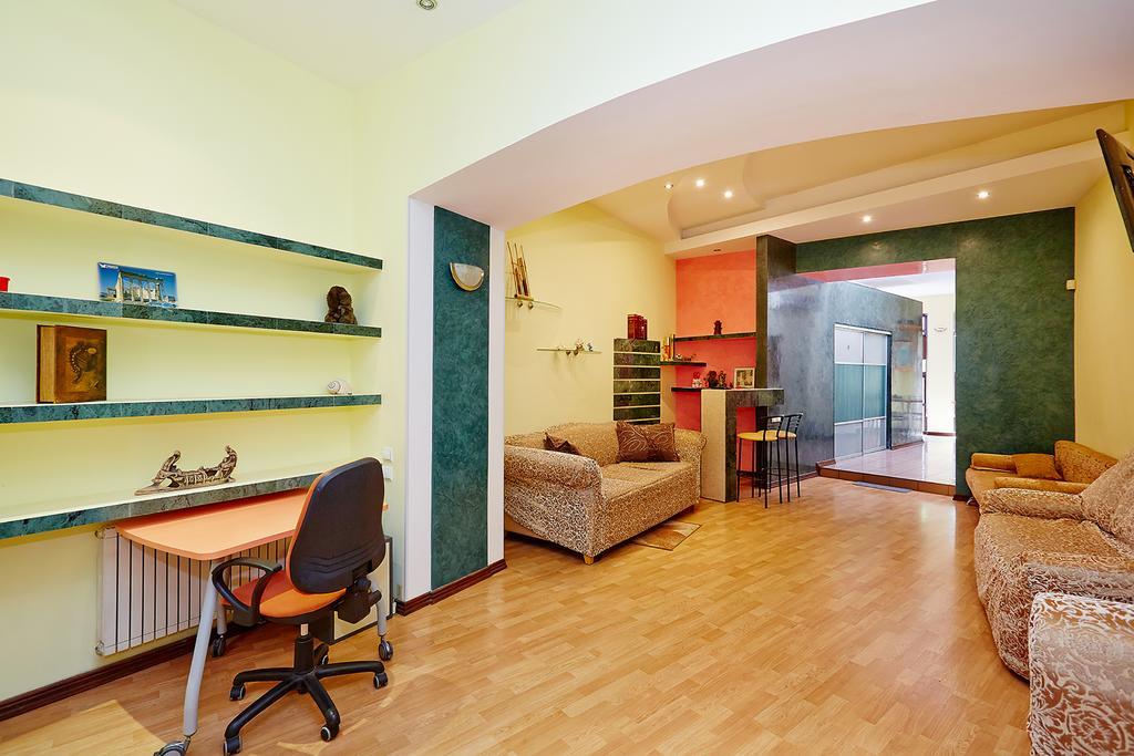Apartment Deribasovskaya With Jacuzzi Odessa Esterno foto
